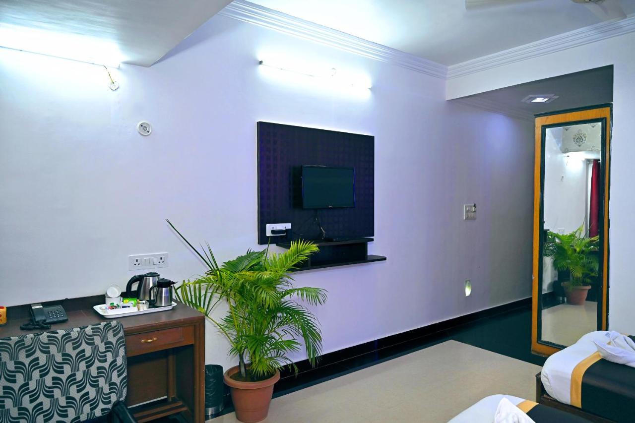 Hotel Rajhans International Bhāgalpur Екстериор снимка