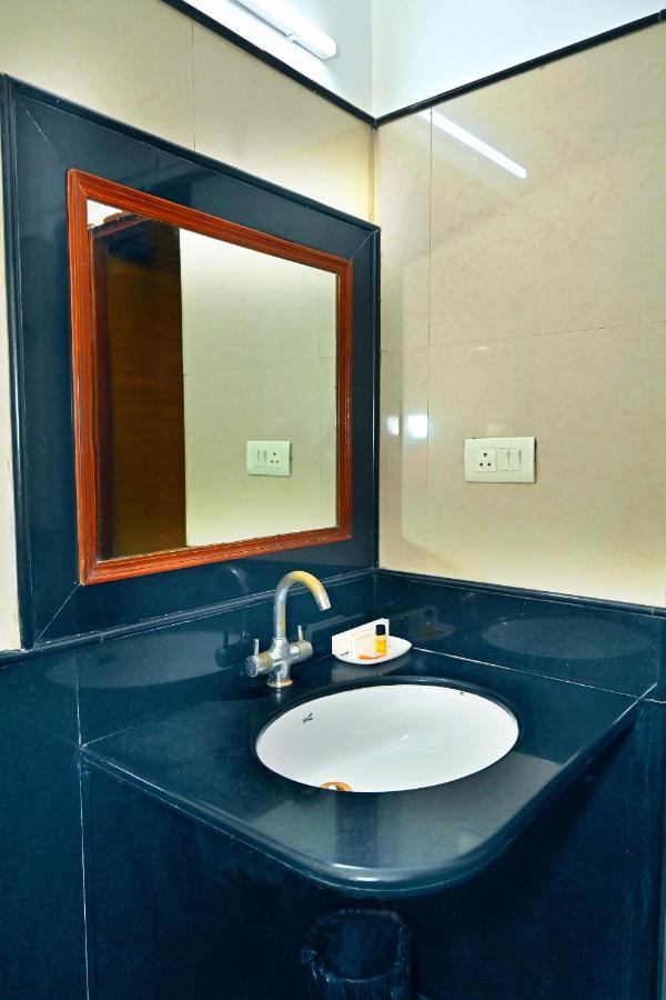 Hotel Rajhans International Bhāgalpur Екстериор снимка