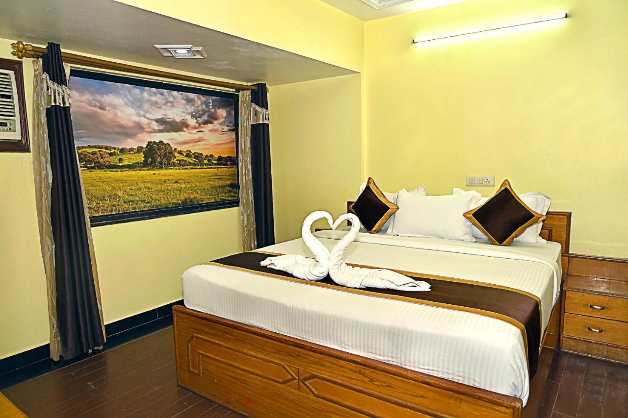 Hotel Rajhans International Bhāgalpur Екстериор снимка