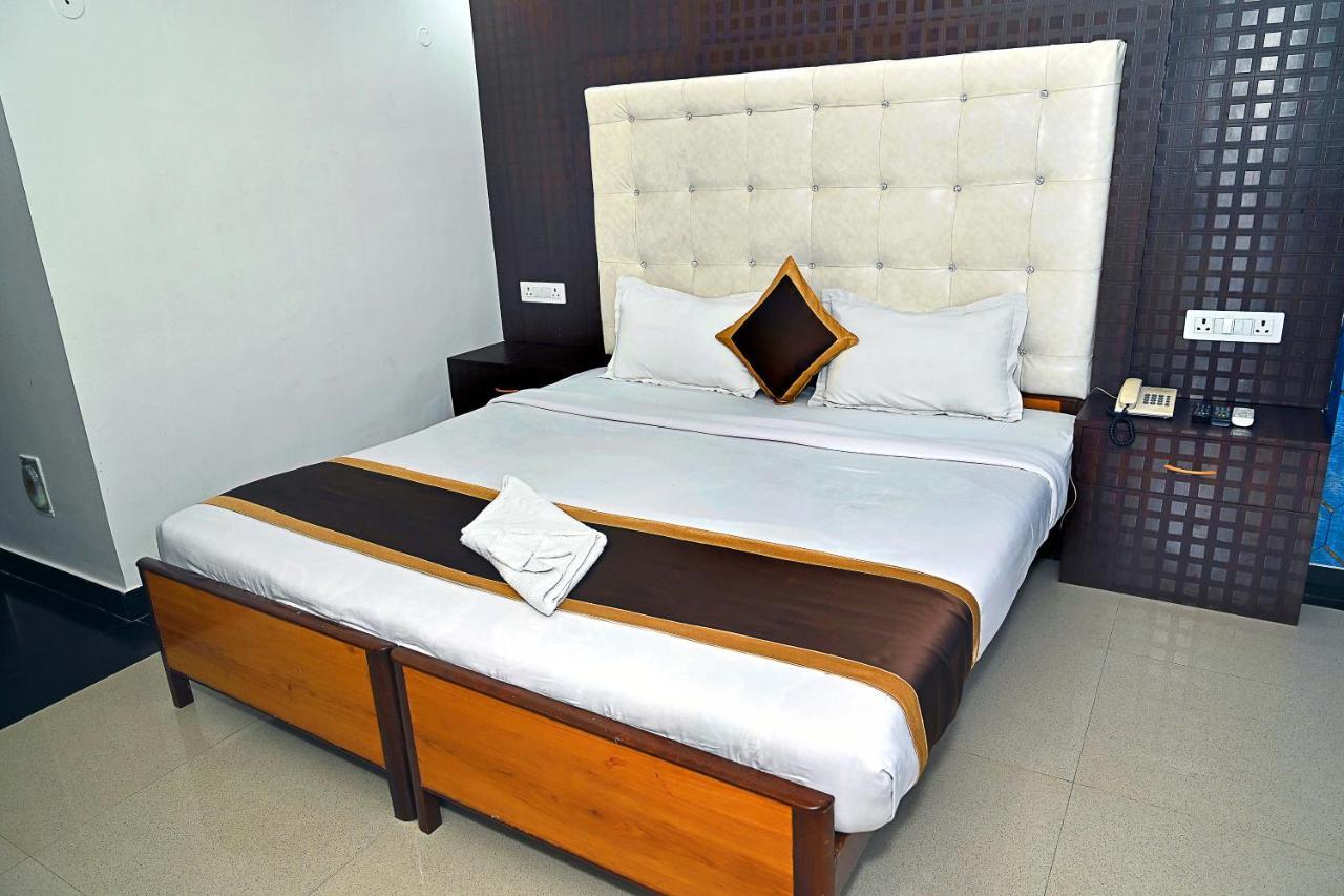 Hotel Rajhans International Bhāgalpur Екстериор снимка
