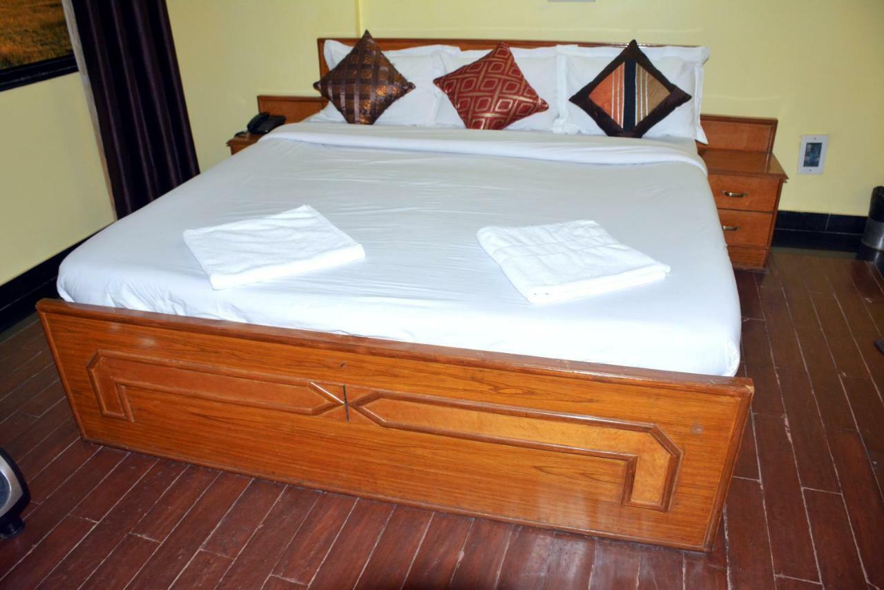 Hotel Rajhans International Bhāgalpur Екстериор снимка