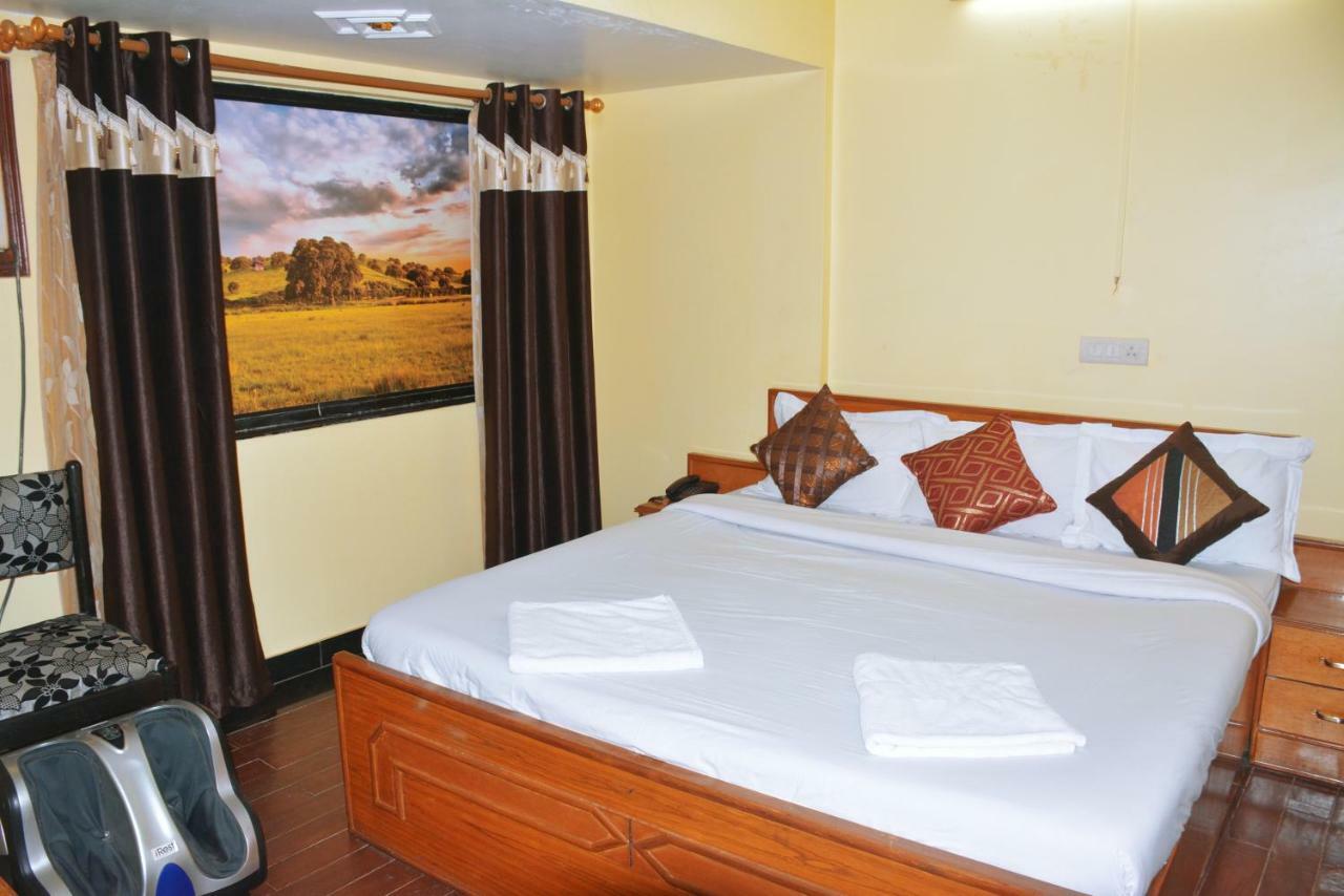 Hotel Rajhans International Bhāgalpur Екстериор снимка
