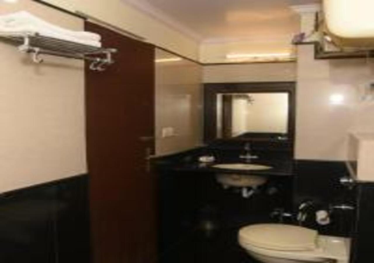 Hotel Rajhans International Bhāgalpur Екстериор снимка